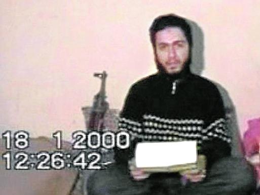 Mohamed Atta en un vídeo, en enero de 2000.