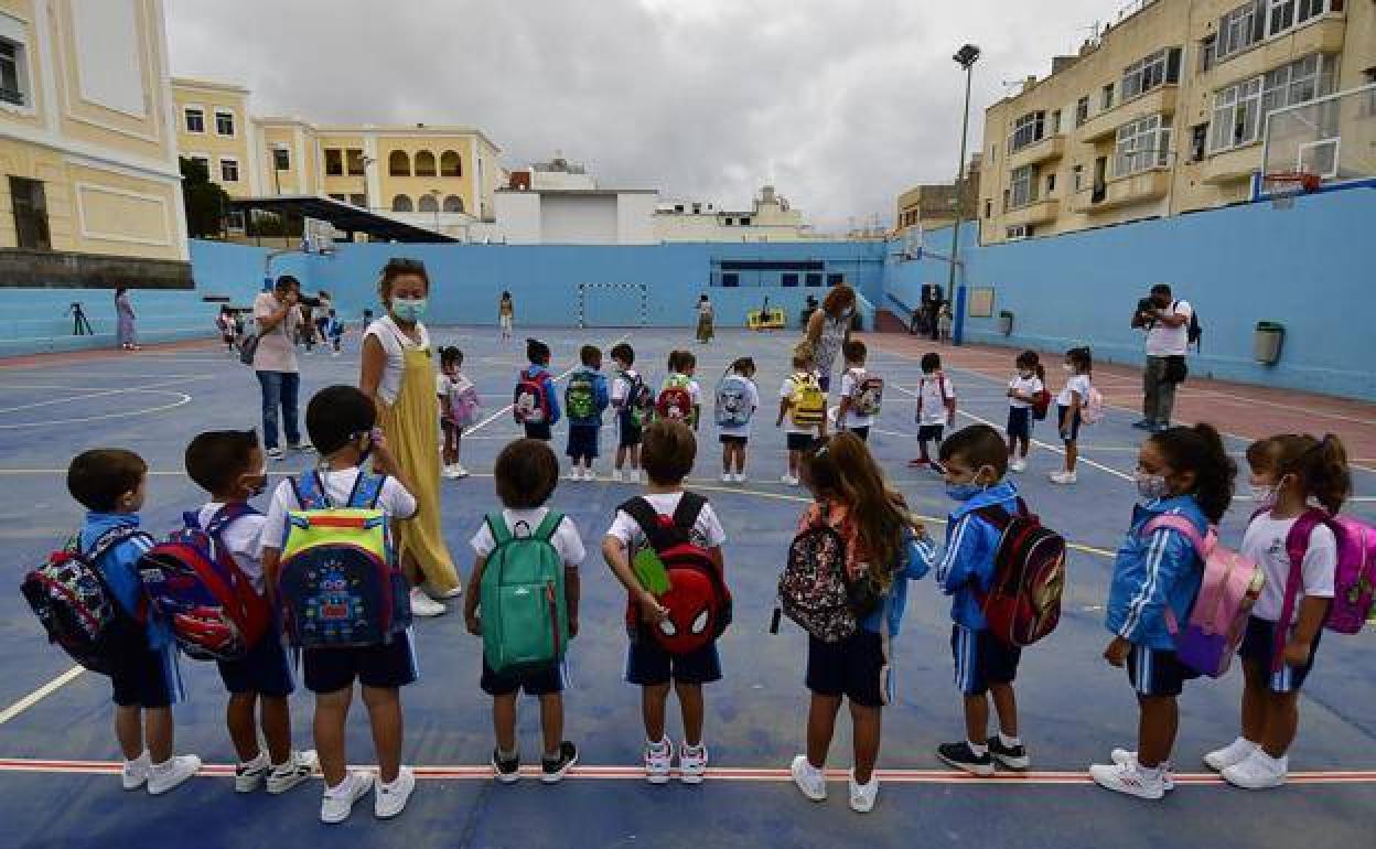 Paro en el transporte escolar en Canarias