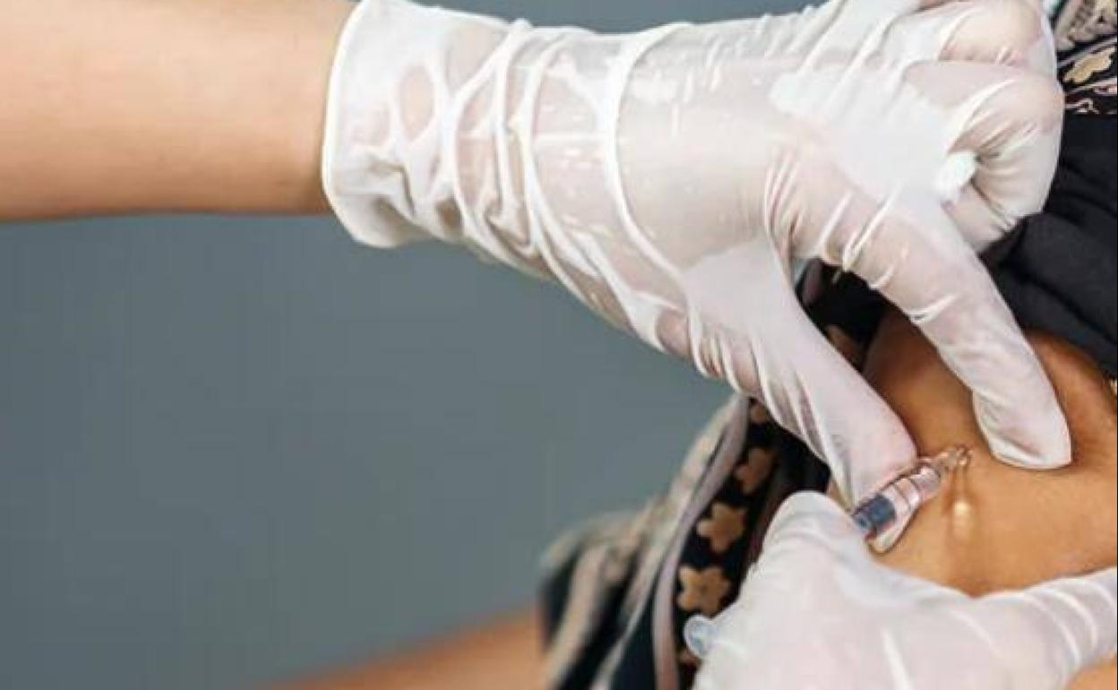 Encuesta: ¿Cree que el Gobierno debe obligar la vacuna o un test negativo para trabajar?