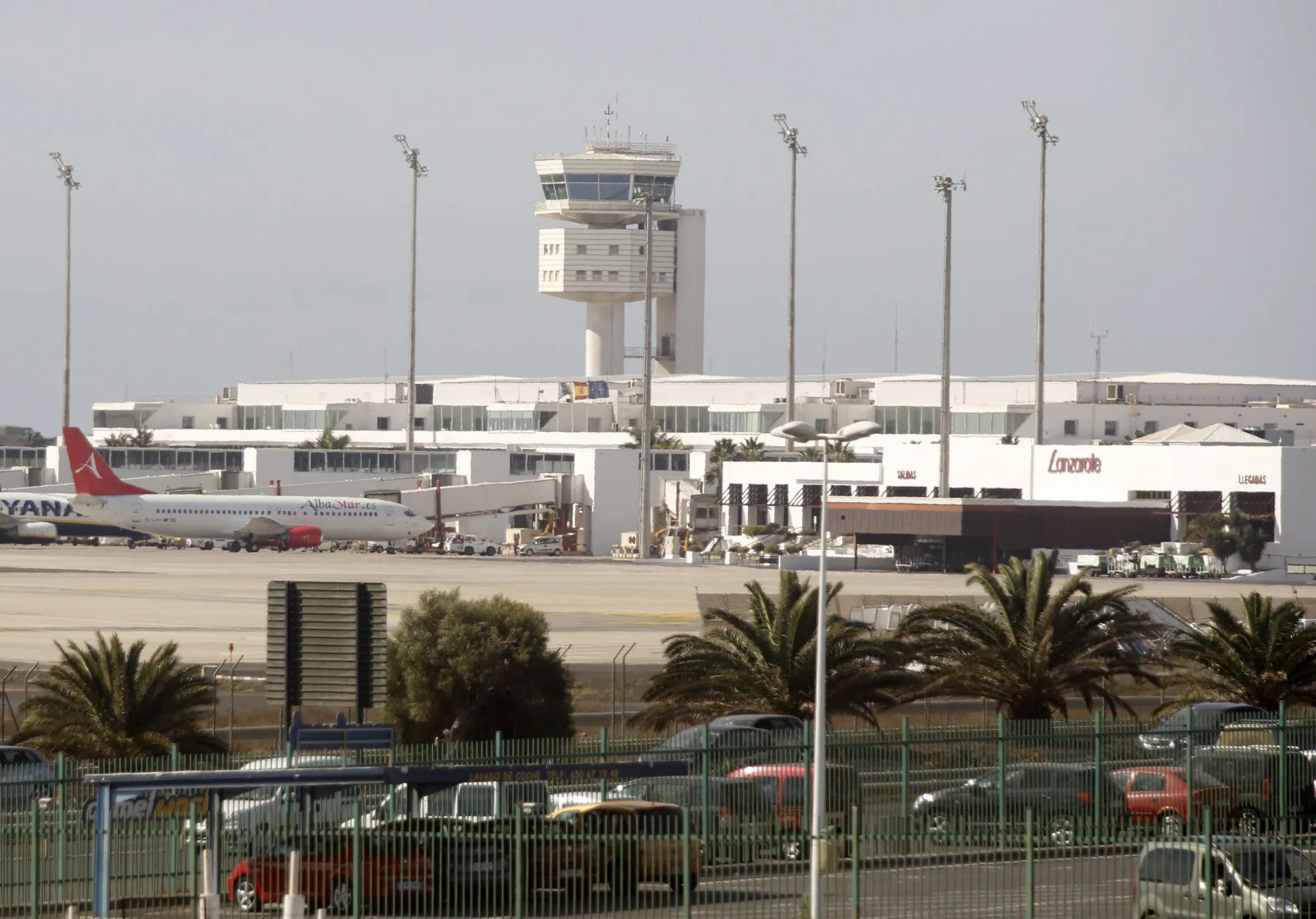 Imagen del aeropuerto de Lanzarote. Los aeródromos de Lanzarote, Fuerteventura y La Palma han ganado conexiones tras la covid. 