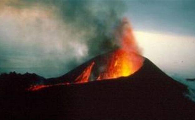 Imagen de la erupción del Teneguía en La Palma en 1971