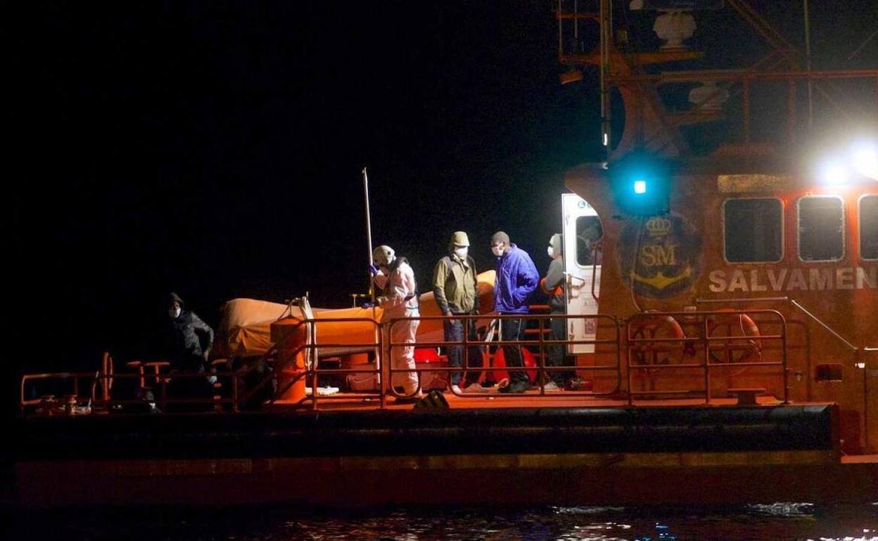 Llegan durante la madrugada cuatro pateras a Gran Canaria y Lanzarote