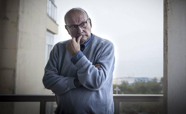 Muere a los 86 años Mario Camus, el director de 'La colmena' y 'Los santos inocentes'