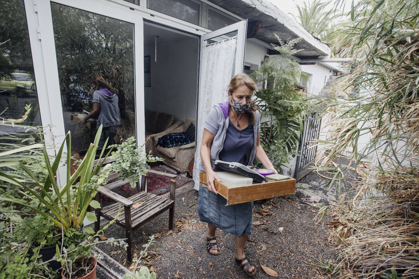 Fotos: Recogida de enseres de los vecinos desalojados en Todoque y Puerto Naos