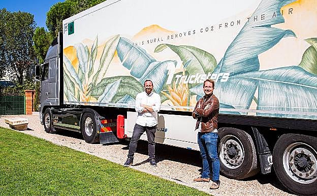 Gabor Balogh, cofundador y Head of Growth de Trucksters, y David Murcia, cofundador y CEO de Taruga