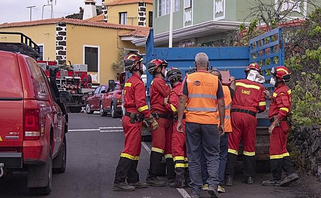 UME traslada a La Palma un vehículo para detectar agentes químicos en el aire