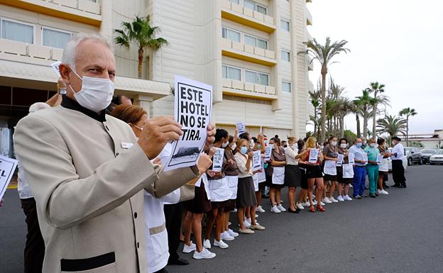 La caducidad del hotel Tres Islas es parte de la campaña de «acoso» de Costas contra la Riu
