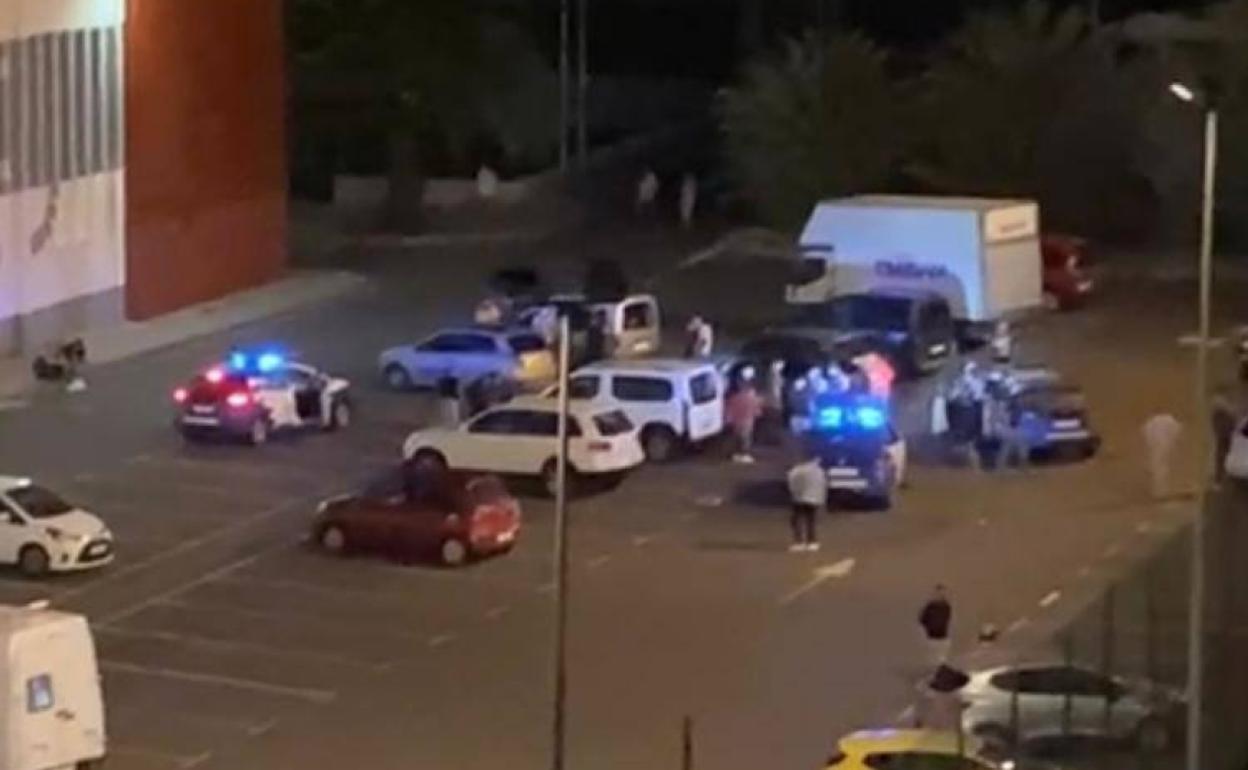 La Policía Local de Arucas actúa en varios botellones este fin de semana