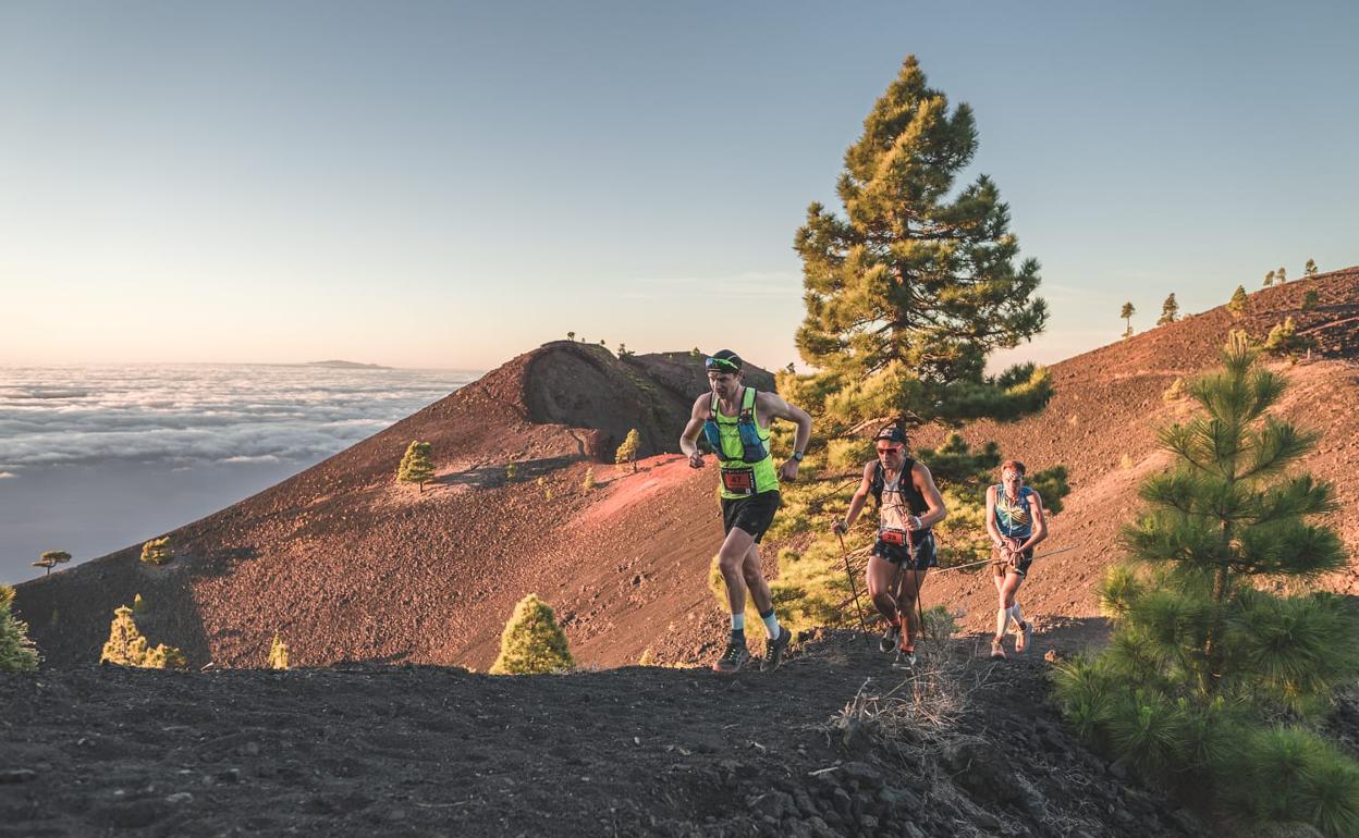 El recorrido de la Transvulcania transcurre por la Ruta de los Volcanes, con salida desde Fuencaliente.