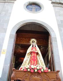 Imagen secundaria 2 - La romería de Valleseco se vivió a los pies de la Virgen de la Encarnación