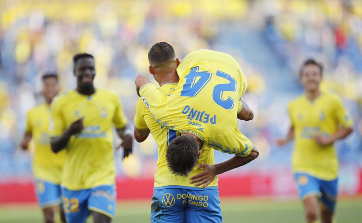 Jesé Rodríguez se echa al hombro a Pejiño, pichichi del equipo con cinco tantos. 