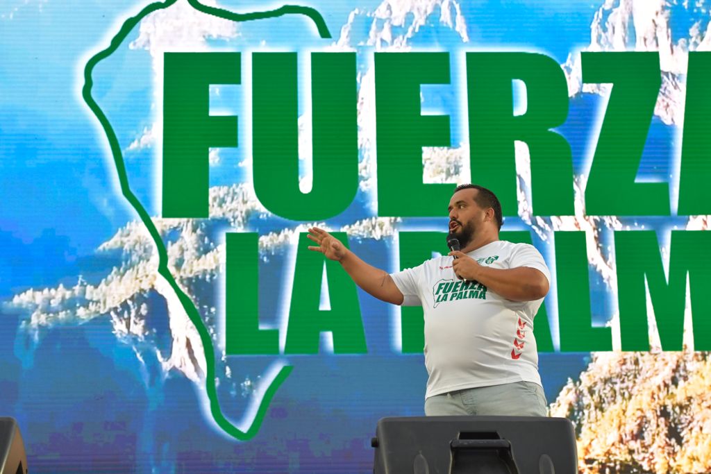 Fotos: Fútbol y música en Gran Canaria en solidaridad con La Palma