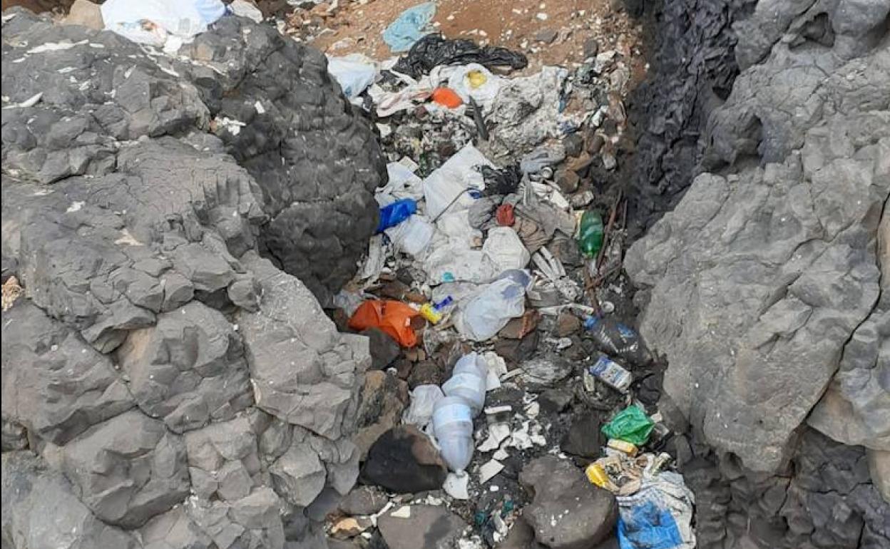 Denuncia la suciedad en los barrios de la capital grancanaria