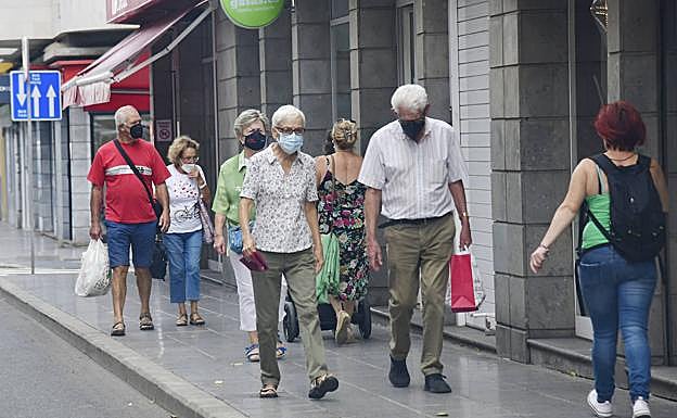 Canarias rebasa el millar de fallecimientos por covid y suma 91 casos