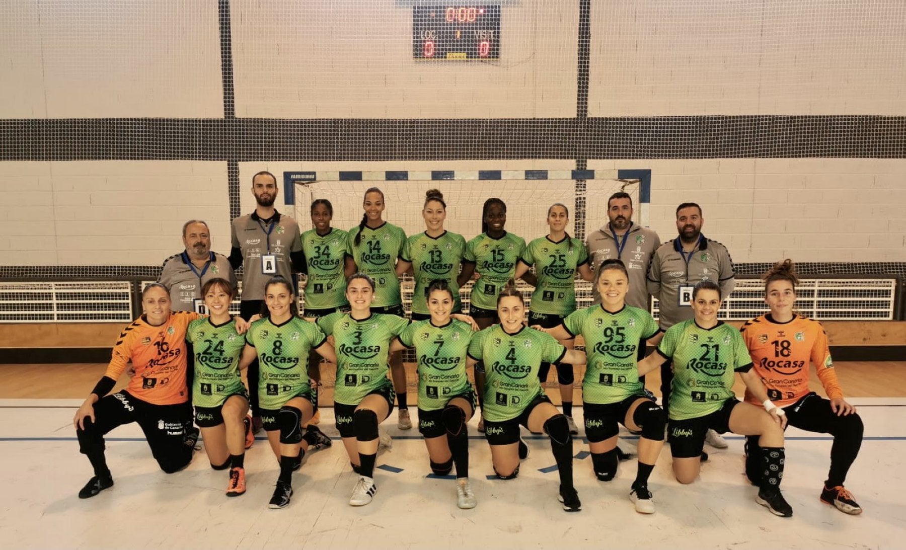 El Rocasa Gran Canaria posa antes del encuentro en Portugal. 