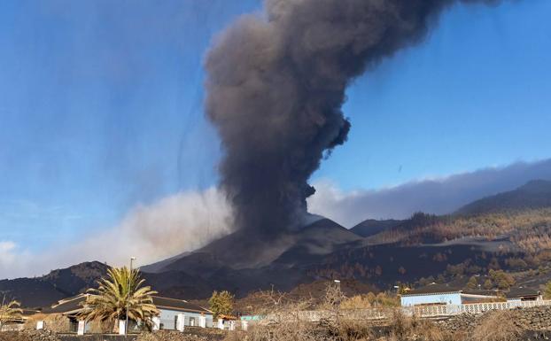 Torres exigirá los «mayores recursos» de la UE para los damnificados por el volcán