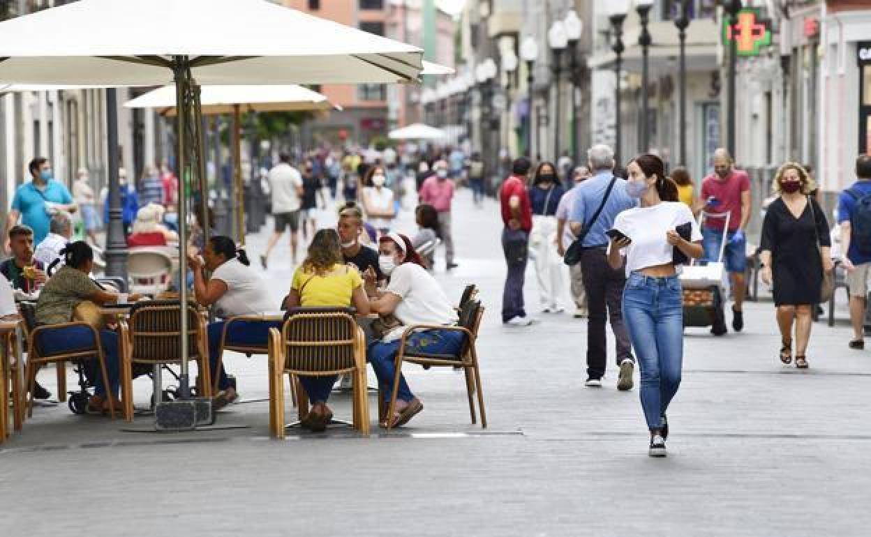 Canarias autoriza prorrogar los acuerdos de ampliación aforos y horario