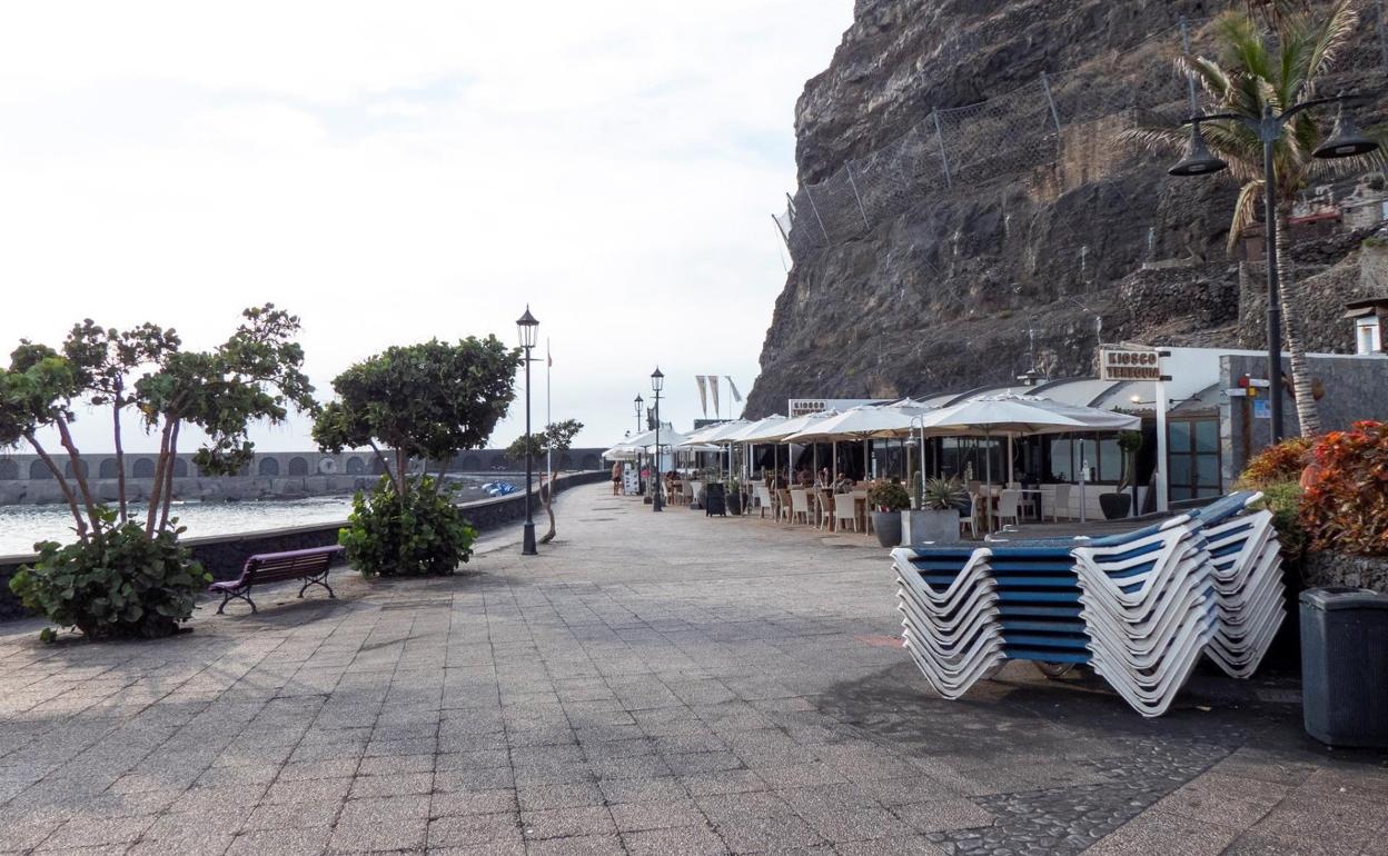 Los empresarios turísticos de la Isla Bonita han pedido ayuda a las administraciones públicas para paliar los efectos negativos que la erupción. 