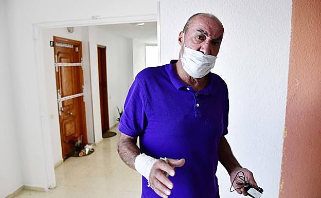 El padre de la detenida. 