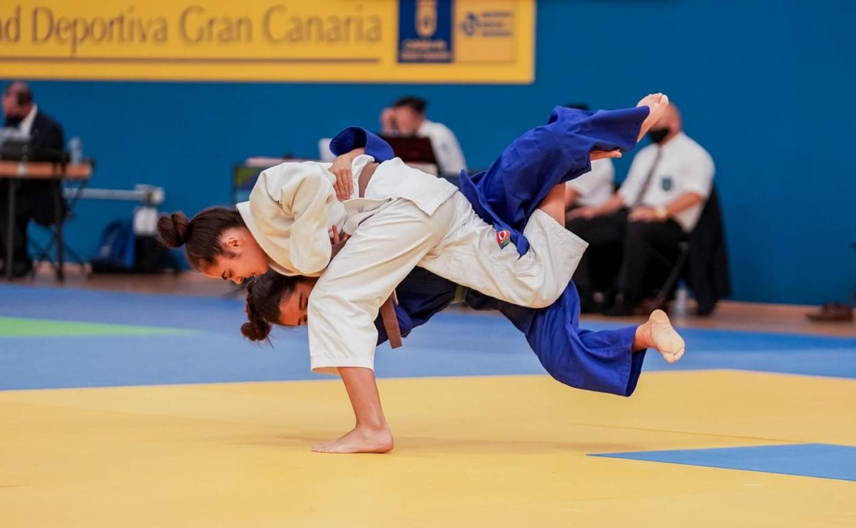 Instantánea tomada durante uno de los combates disputados en el Manuel Campos. 