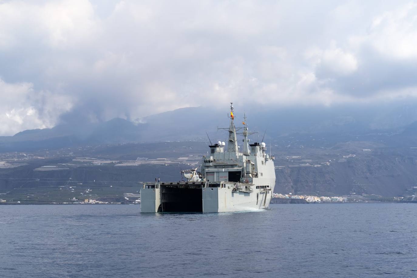 Fotos: Llegada del Buque de Asalto Anfibio «Castilla» a La Palma