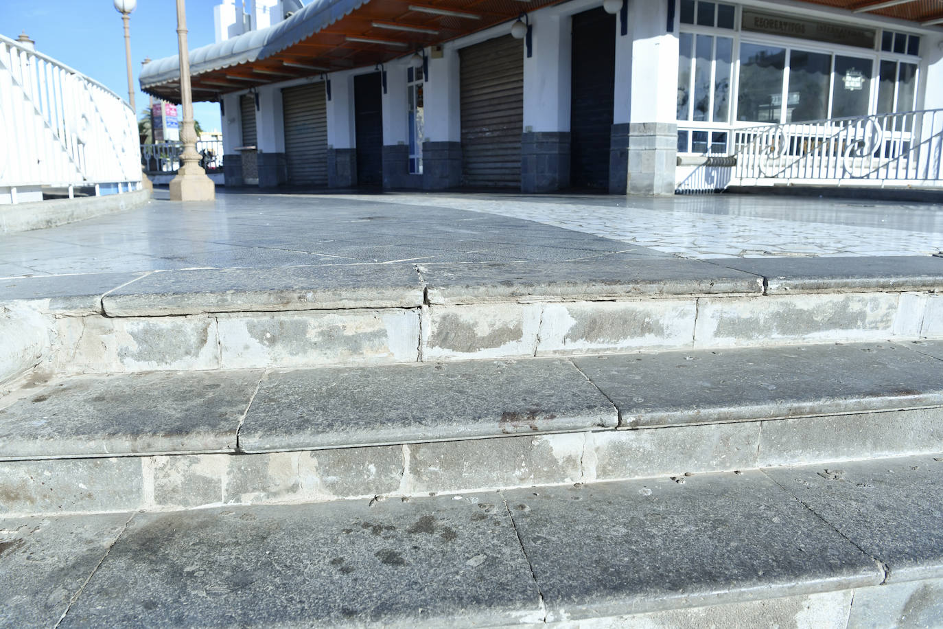Fotos: Pelea entre jóvenes en el Centro Comercial Plaza en Playa del Inglés