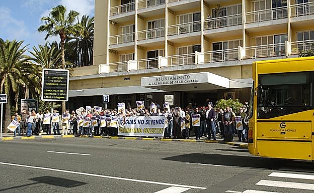 Guaguas se enfrenta «a la mayor huelga desde 1996»