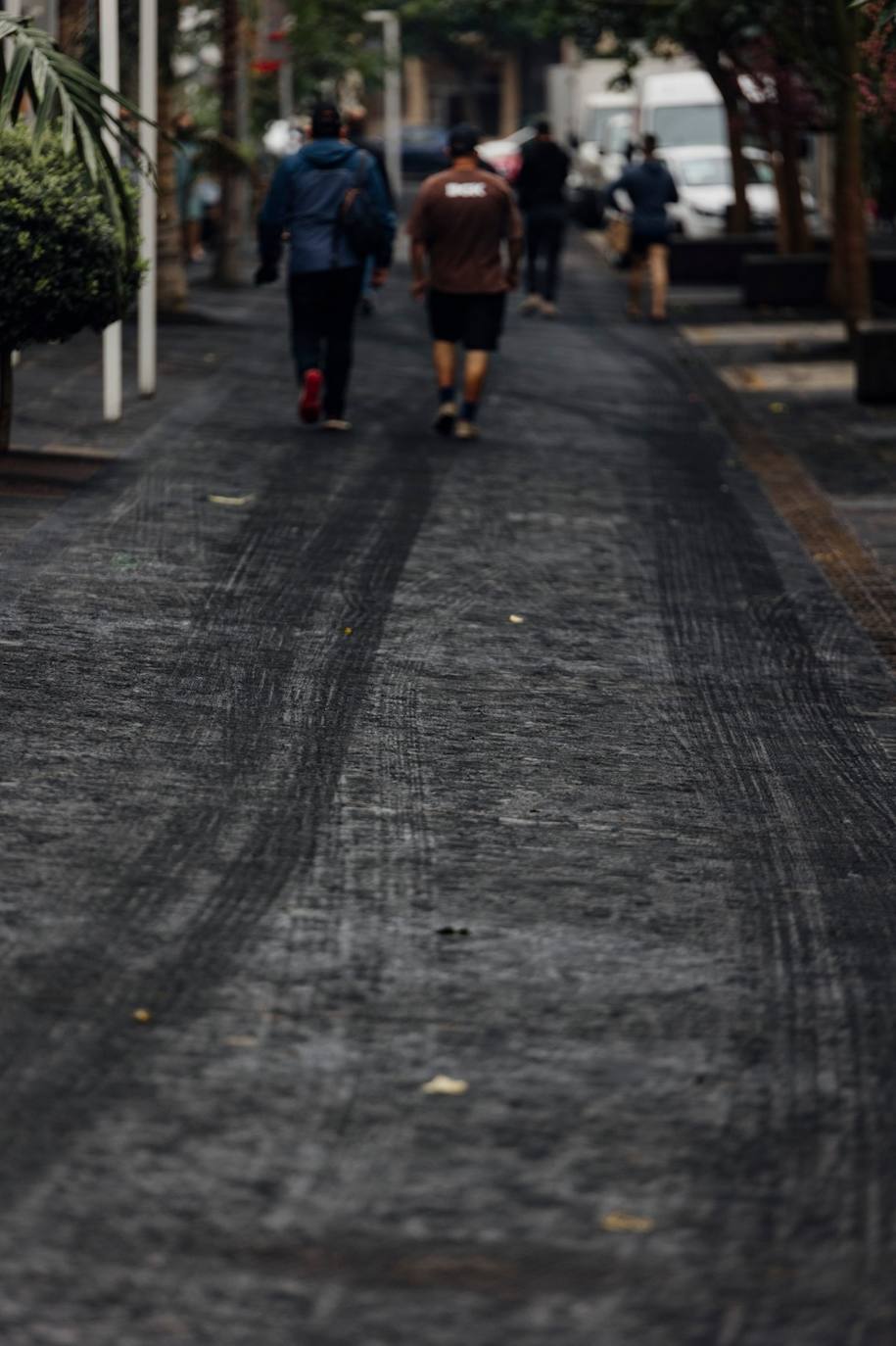 Fotos: La Palma no descansa retirando cenizas de sus calles