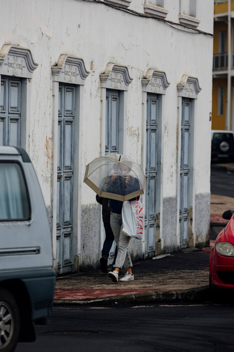 Fotos: La Palma no descansa retirando cenizas de sus calles