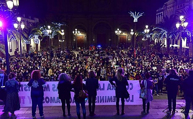 El grito colectivo por las que no están y las supervivientes resuena en la calle
