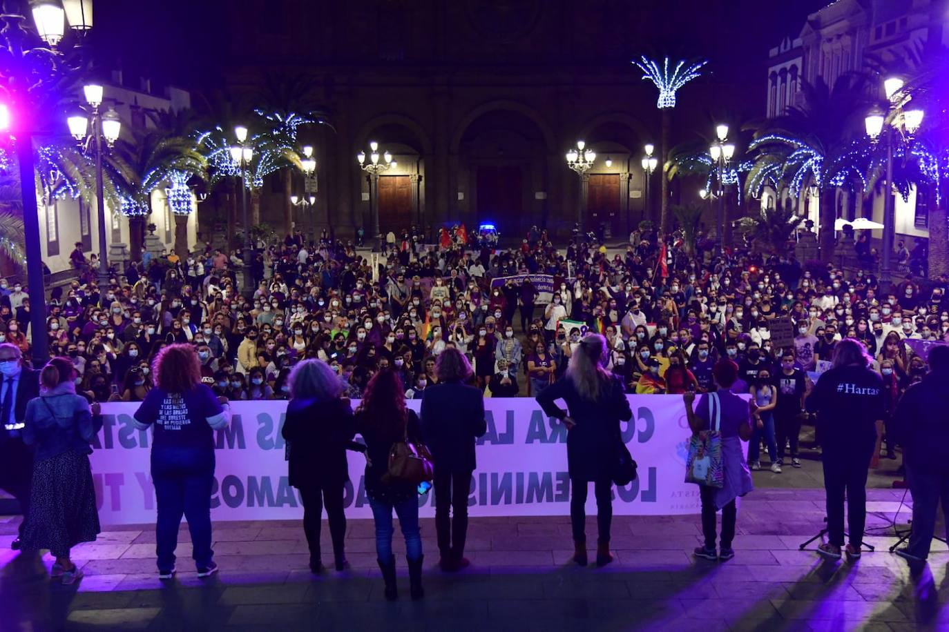 La jornada del 25N, el Día Internacional para la Erradicación de la Violencia de Género, no es un día festivo sino de protesta, y así lo entendieron los colectivos que forman parte de la Red Feminista de Gran Canaria que el jueves volvió a tomar el pulso a a calle con una manifestación ruidosa.
