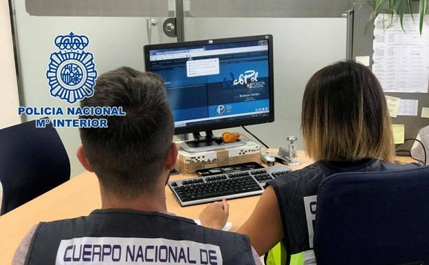 Detenidos ocho presuntos pedófilos por distribuir vídeos sexuales de niños