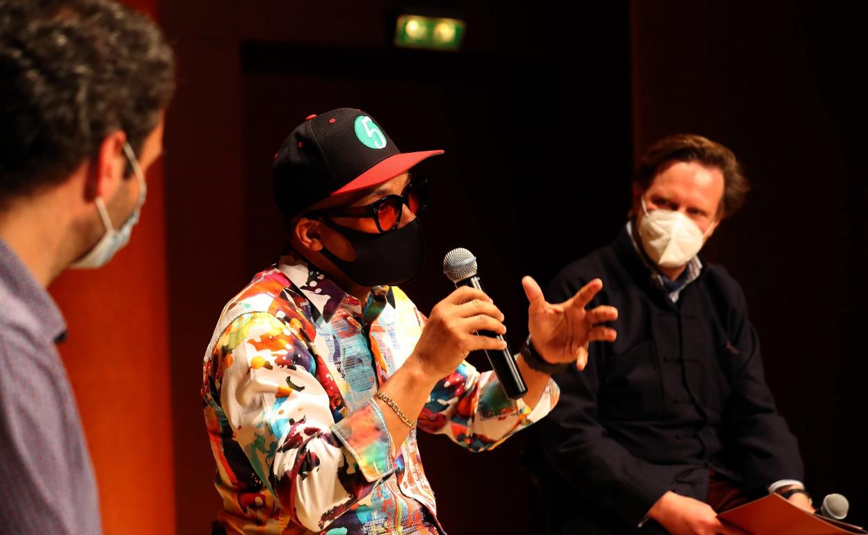 El pianista Gustavo Rubalcaba, junto a José Alberto Medina y Tilman Kuttenkeuler. 