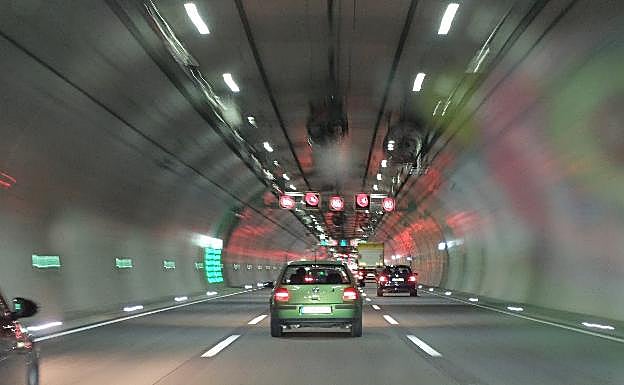 Carreteras, túneles y puentes en los que tendrás que pagar si viajas en coche por Europa occidental