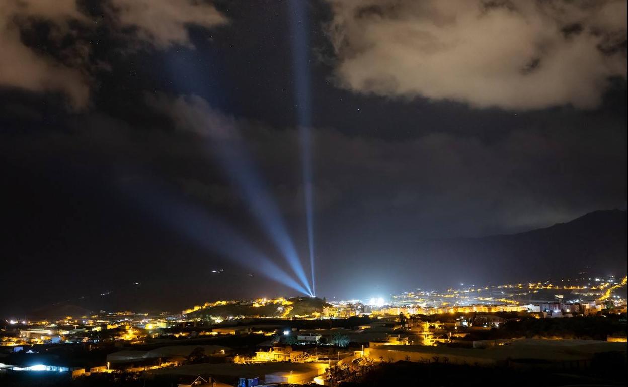Tres columnas de luz recordarán a Las Manchas, Todoque y La Laguna en Navidad