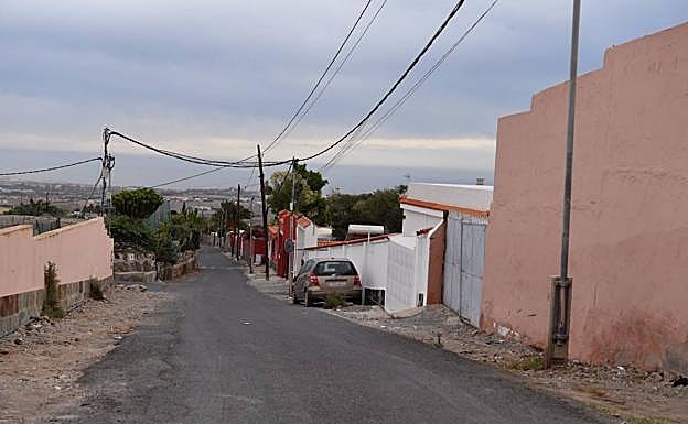 El menor apuñaló al vecino de su abuela en el Salobre