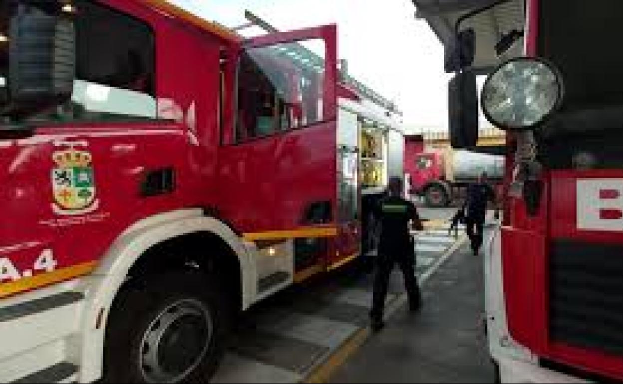 Asisten a tres personas tras un incendio en una vivienda en Gran Canaria