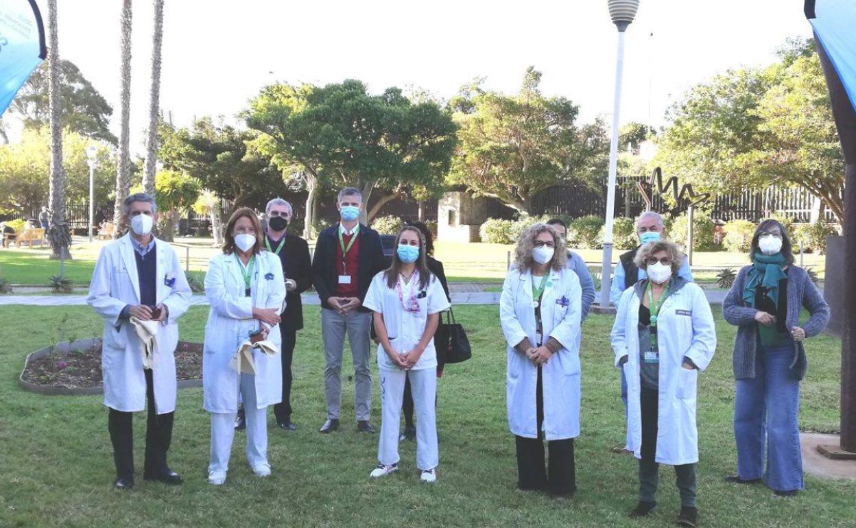 EL HUC reconoce la labor de sus profesionales con motivo de su 50 aniversario