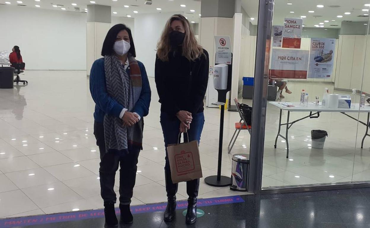 El ICHH comienza su campaña de donación en el Centro Comercial El Muelle