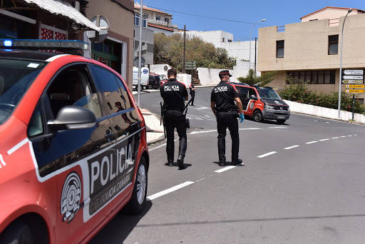 Detienen a hombre que perseguía a su expareja con destornilladores y piedras