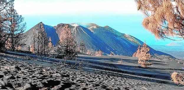 Imagen del volcán tomada esta semana. Después de tres meses de actividad, en plena Navidad se dio oficialmente por apagado. 