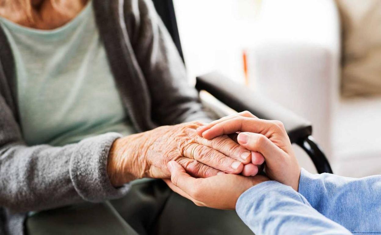 Cada día mueren 128 dependientes esperando asistencia, uno cada 11 minutos