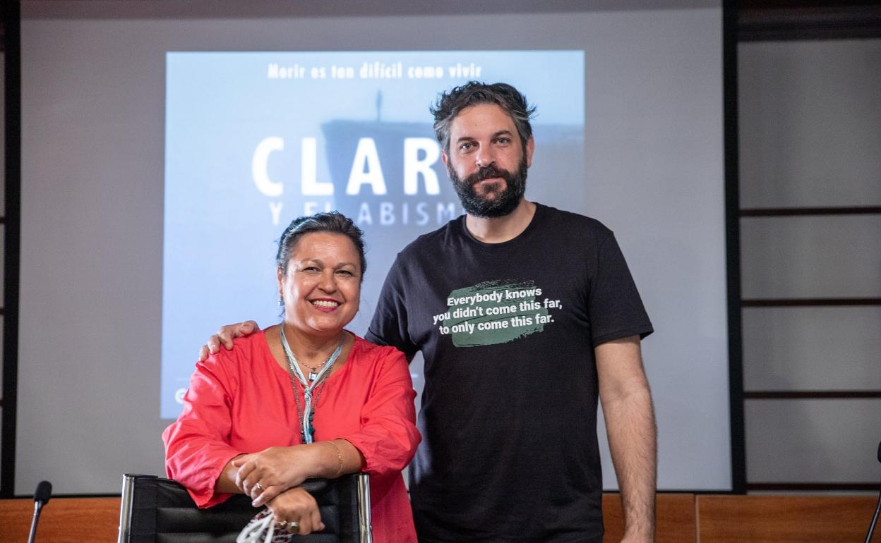 Carmen Márquez y el dramaturgo Gustavo Calderón. 