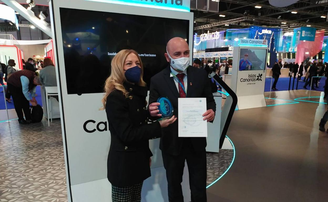 Gran Canaria recibe en Fitur la renovación del distintivo Starlight