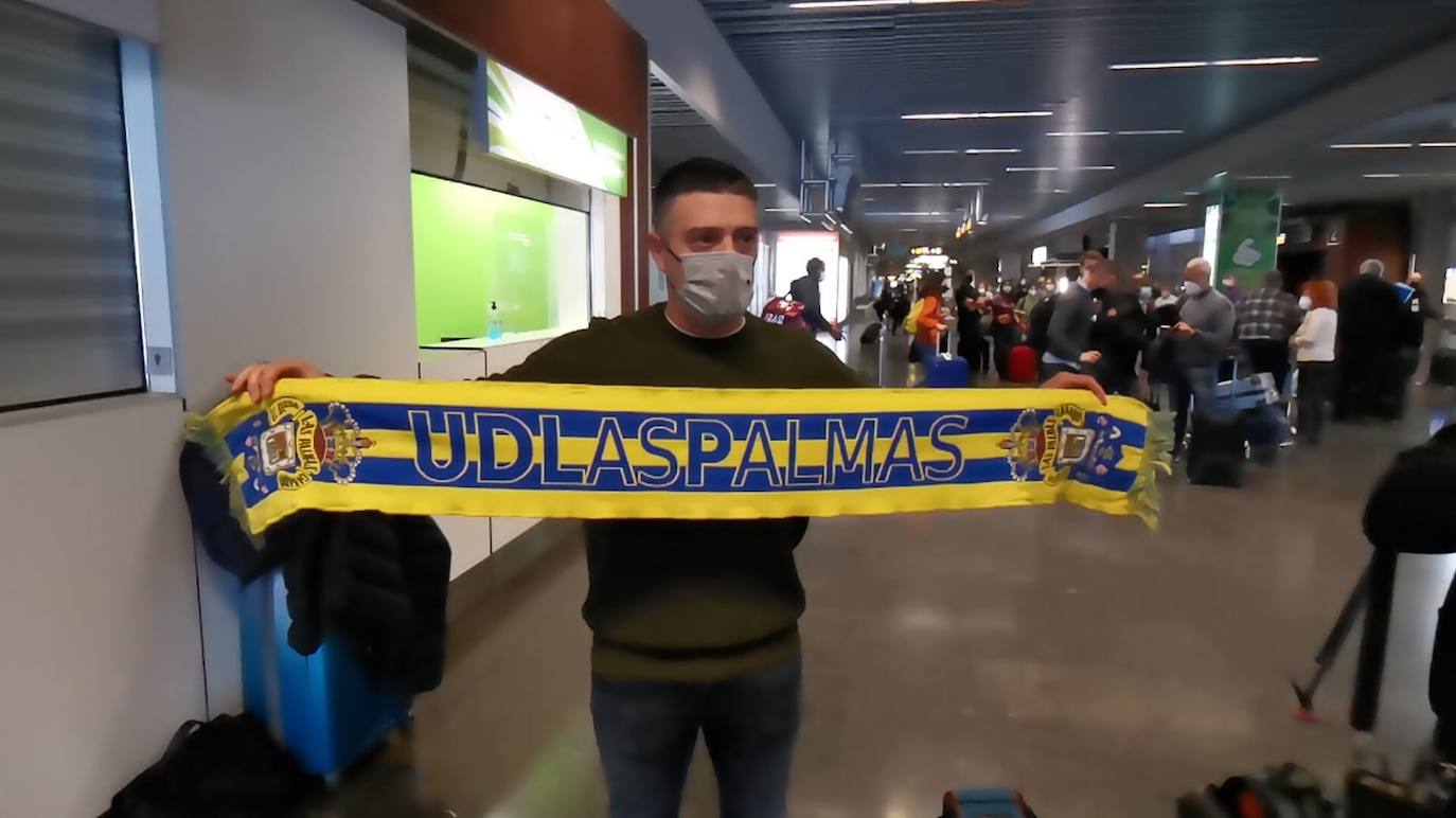 García Pimienta a su llegada este lunes a Gran Canaria. 