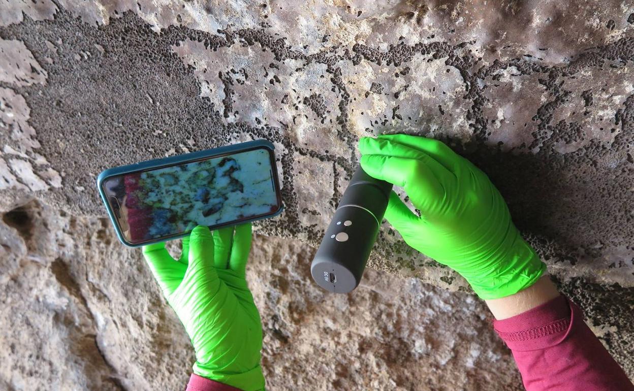 Patrimonio Cultural interviene en la Cueva del Agua ante su proceso de deterioro