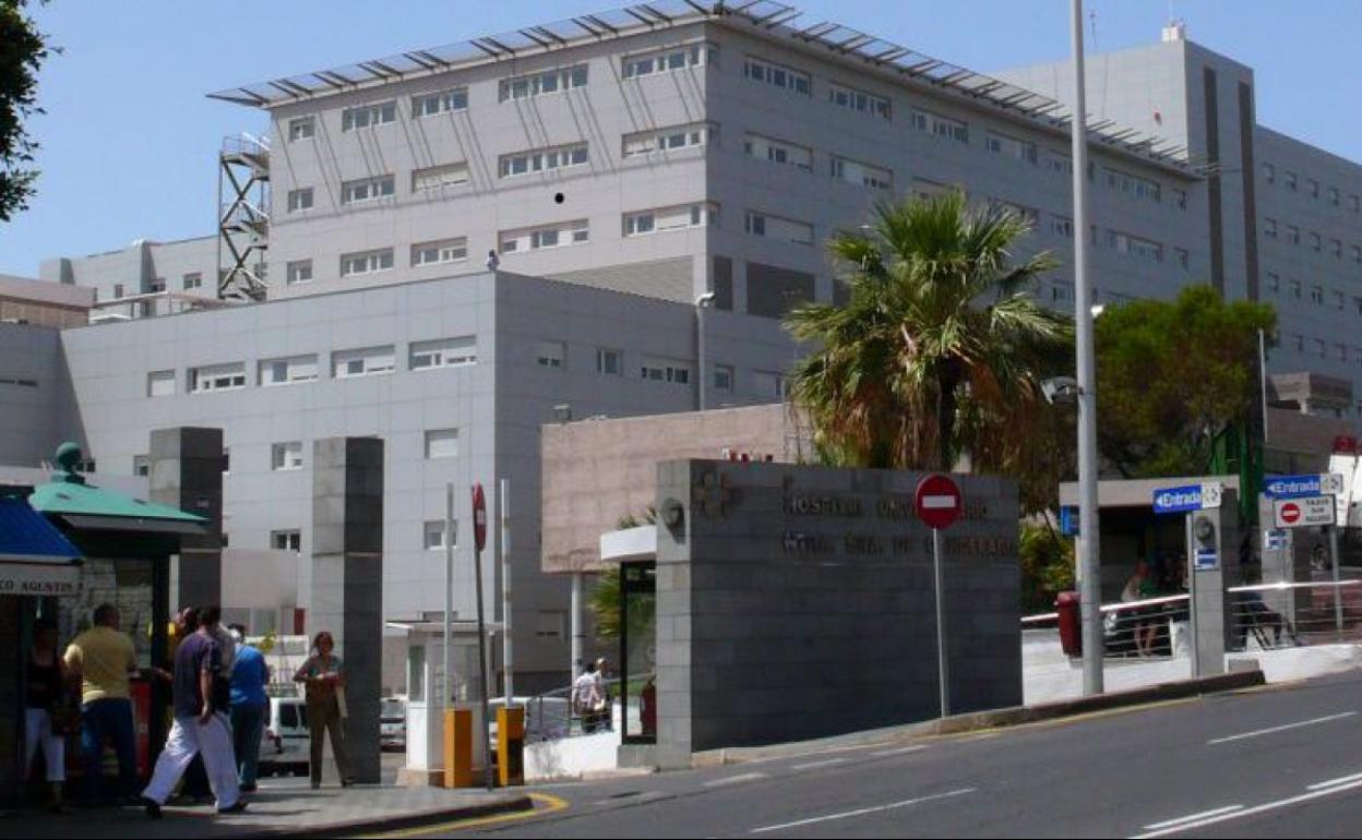 Rescatan a un hombre tras caer por un barranquillo en Tenerife
