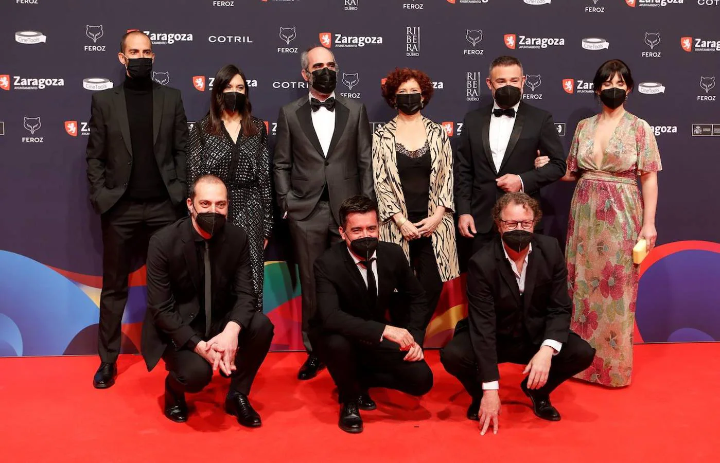 El equipo de la película 'Maixabel' posa a su llegada a los Premios Feroz