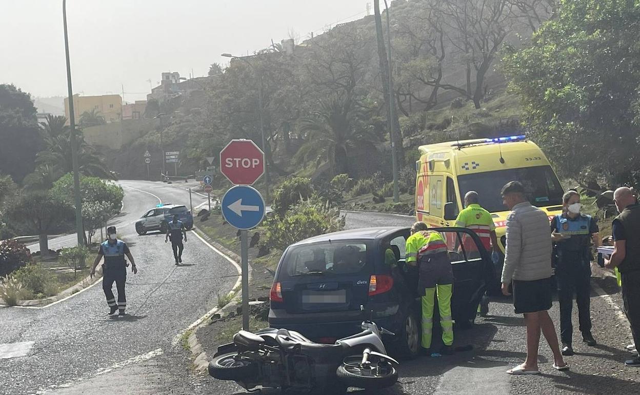 neumonía grado ordenar Un motorista herido tras un accidente en El Batán | Canarias7