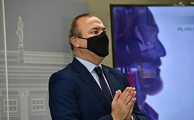 Hidalgo pide «respetar los procesos» en su candidatura a Cabildo Gran Canaria